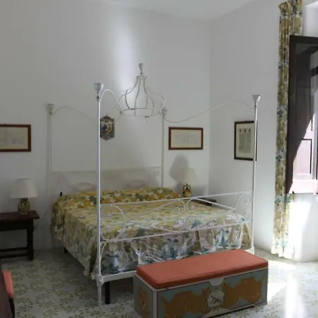 Villa Galeasi *